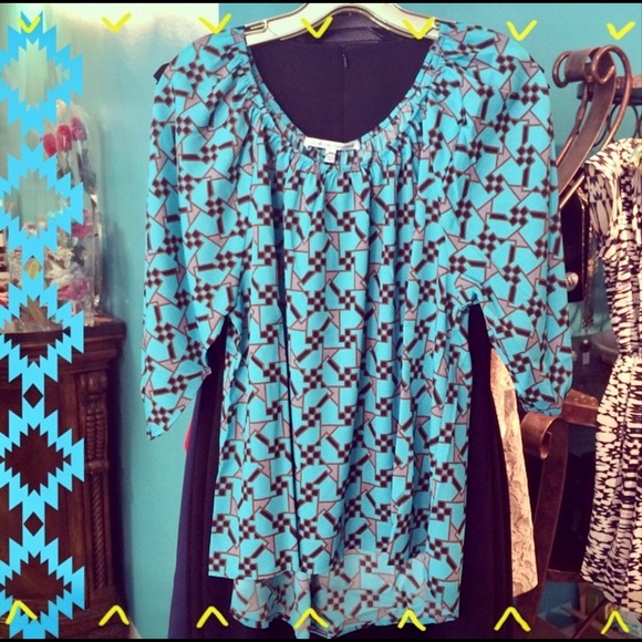 TURQUOISE 3/4 LENGTH SLEEVE BLOUSE - Picture 1 of 3